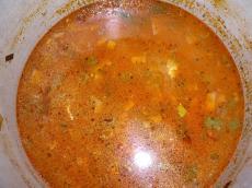 Bouillon ou minestrone à la tomate