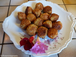 Boulettes apéritives de comté panées à la pistache