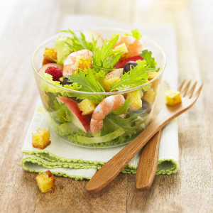 recette - Salade d’été aux dés de quatre-quarts caramélisés