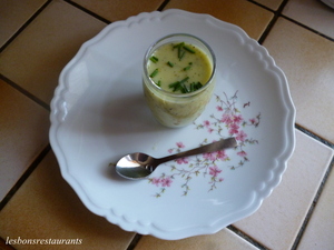 recette - Soupe glacée aux courgettes et au chèvre