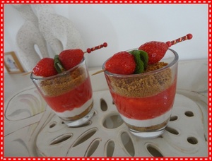 Verrine de fraises aux spéculoos : Recette de Verrine de fraises