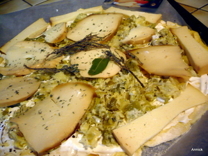 Tarte aux poireaux (pâte levée ) Scamorza affumicata..