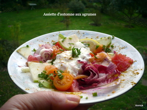 Salade au saumon fumé et fruits d'automne