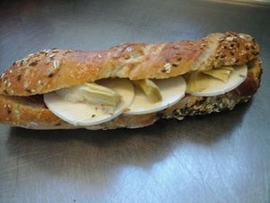 recette - Sandwich coppa, mozzarella, pesto et artichaut