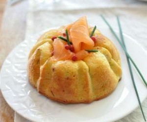 Flan au roquefort Société Crème, saumon et ciboulette