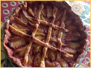 Tarte aux prunes avec poudre de noisettes 