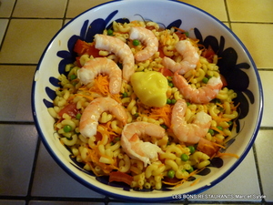 Salade de coquillettes en habit de fête