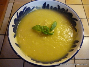 Soupe aux courgettes trompettes