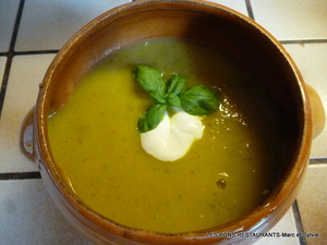 recette - Soupe de courgettes au curcuma