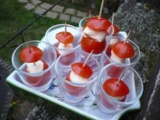 recette - Amuse-bouches de tomates-cerises et mozzarella