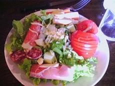 Assiette de crudités au jus de pommes