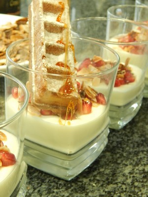 recette - Blanc manger au lait ribot, gaufre au cidre et fruits rouges, granité cidre et poires, réduction de Kerisac de glace