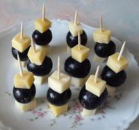 recette - Brochettes raisins-gouda