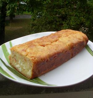 Cake au saumon fumé et à la feta