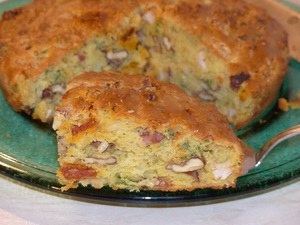 recette - Cake poulet, lardons, chorizo et noix 