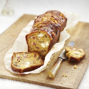 Cake salé aux champignons, lardons et chèvre