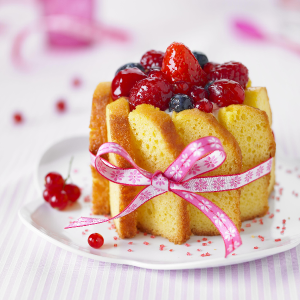 recette - Charlotte de quatre-quarts aux fruits rouges