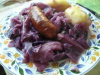 recette - Chou rouge aux pommes et saucisses de montbéliard