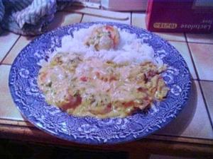 Coquilles saint-jacques aux tomates, riz et vin blanc