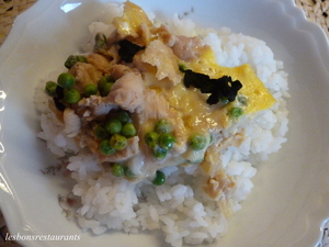 Donburi oyakodon ou poulet aux oeufs