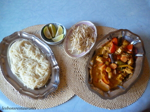 Escalopes de dinde et nouilles somen au curry