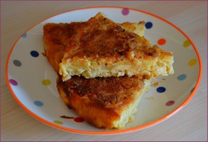 Gâteau aux pommes, noisettes et caramel