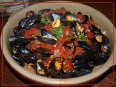 Moules à la provençale et au vin blanc