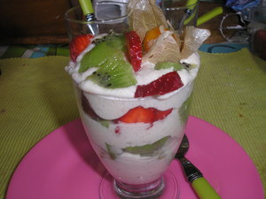 recette - Mousse de banane aux kiwis et aux fraises