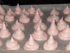 Petites meringues roses