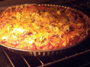 Pizza aux tomates et anchois
