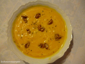 Potage au potimarron, aux carottes et à la moutarde