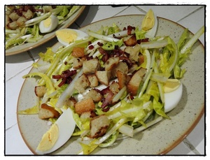 Salade de pissenlits au lard