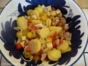 Salade de pommes de terre et tomates cerises