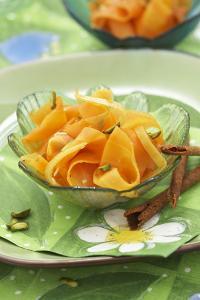 recette - Salade papillote de carottes au citron, tuiles rouleaux de cannelle