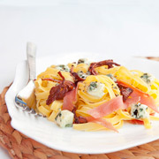 Tagliatelles au jambon cru et roquefort