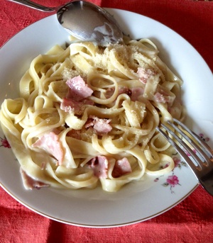 Tagliatelles sauce au roquefort et jambon