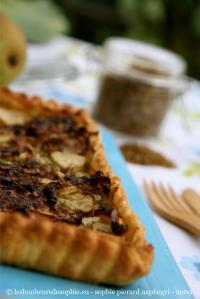 Tarte fondante poireaux, roquefort et poires au cumin et graines