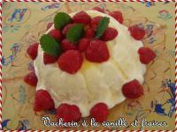 Vacherin à la vanille et aux fraises