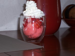 Verrine de sorbet à la fraise