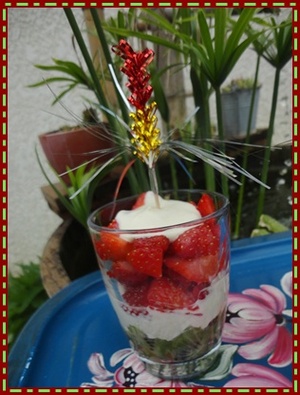 Verrines de fraises et kiwis à la crème vanillée