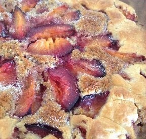 recette - Tarte rustique aux prunes rouges