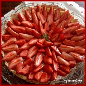 recette - Tarte aux fraises, crème au yaourt et amandes