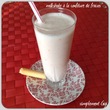 Milk shake aux yaourts avec confiture de fraises