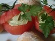 Tomates au guacamole de fève