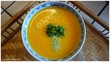 Velouté de carottes à l'emmental et son coulis de persil